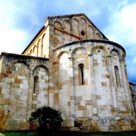 Appartamento Casa Adelasia Porto Torres Esterno foto